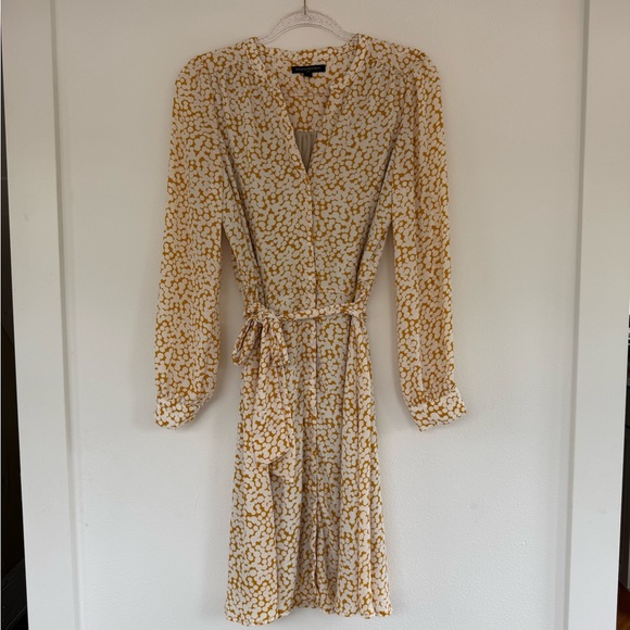 Banana Republic Dresses & Skirts - Banana Republic Long Sleeve Yellow and Cream Print Wrap Dress size M